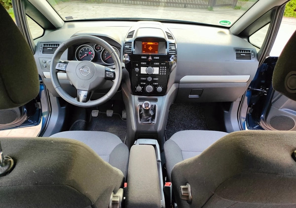 Opel Zafira cena 21900 przebieg: 200000, rok produkcji 2011 z Łódź małe 211